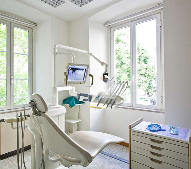 About Us | University Dental Associates - Dentist The Bronx, NY 10468 | (718) 733-6600